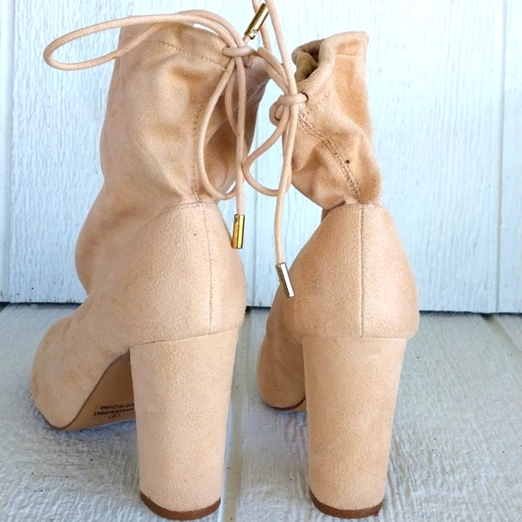 Beige Women's Chunk Heel Boots Size 8 Suede - Picture 4 of 7